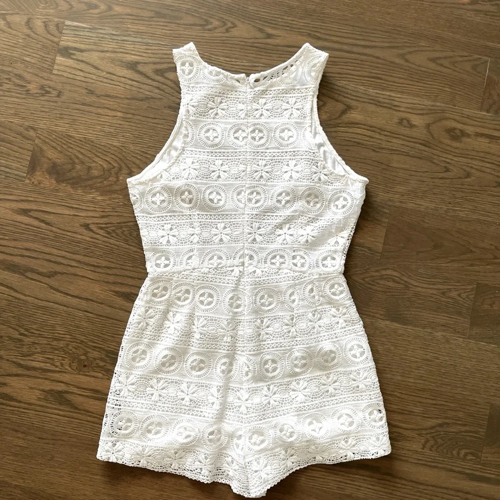 BB Dakota Women's White Lace Sleeveless Romper Size 6 - Picture 2 of 5